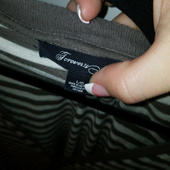 Forever 21 Cardigain - Picture 4 of 7